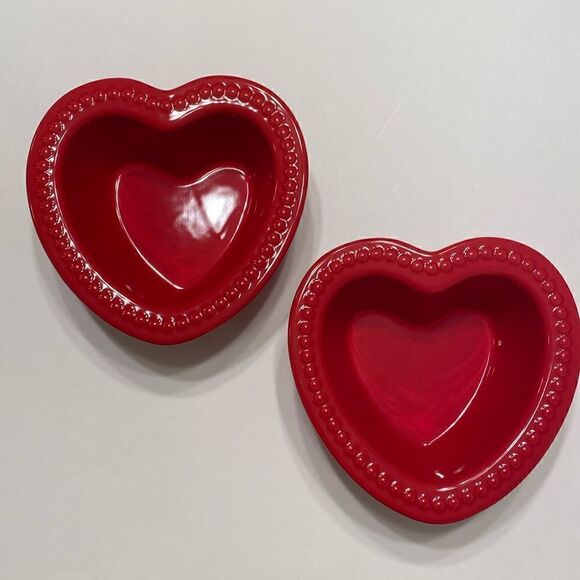 NWT Chantal Set of 2 Red Heart Valentine Baking Dishes - Picture 1 of 8